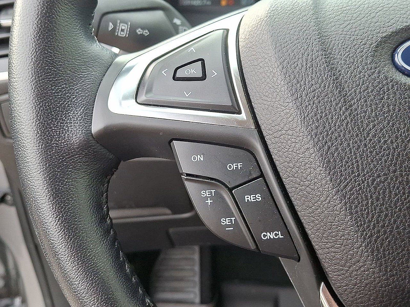 2023 Ford Edge Base