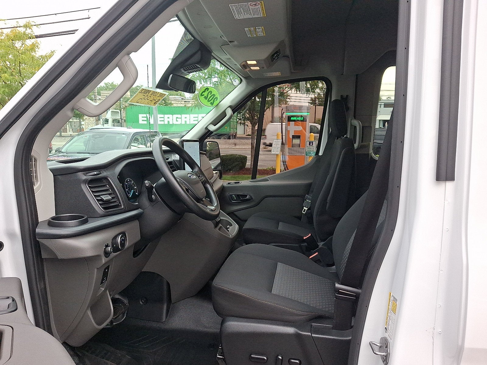 2023 Ford Transit Passenger Wagon T350