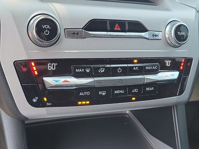 2020 Ford Explorer Base