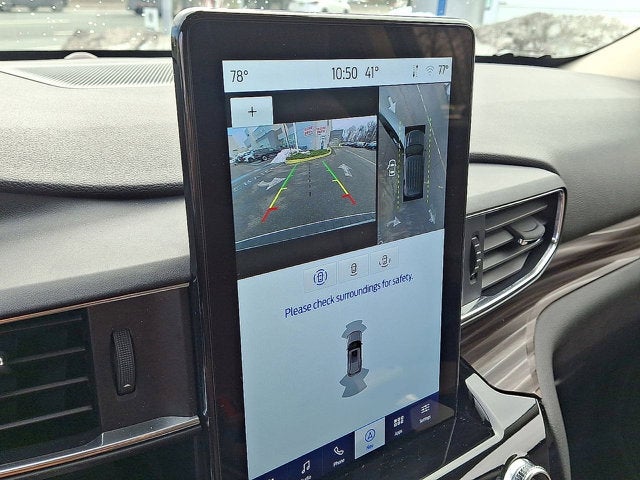 2023 Ford Explorer Base