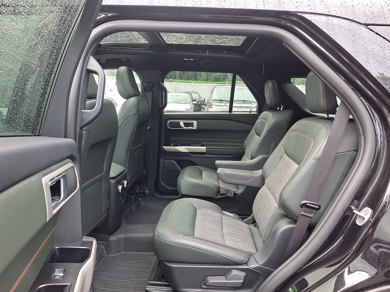 2023 Ford Explorer Base