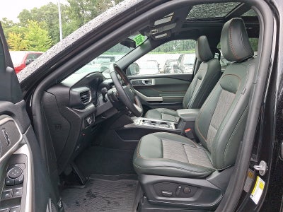 2023 Ford Explorer Base