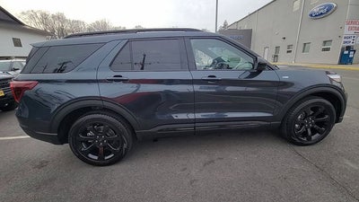 2022 Ford Explorer ST-Line