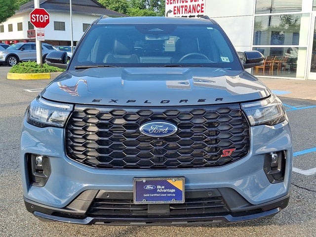 2025 Ford Explorer Base
