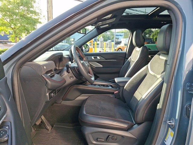 2025 Ford Explorer Base