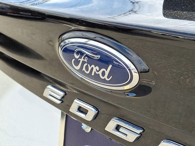 2022 Ford Edge Base