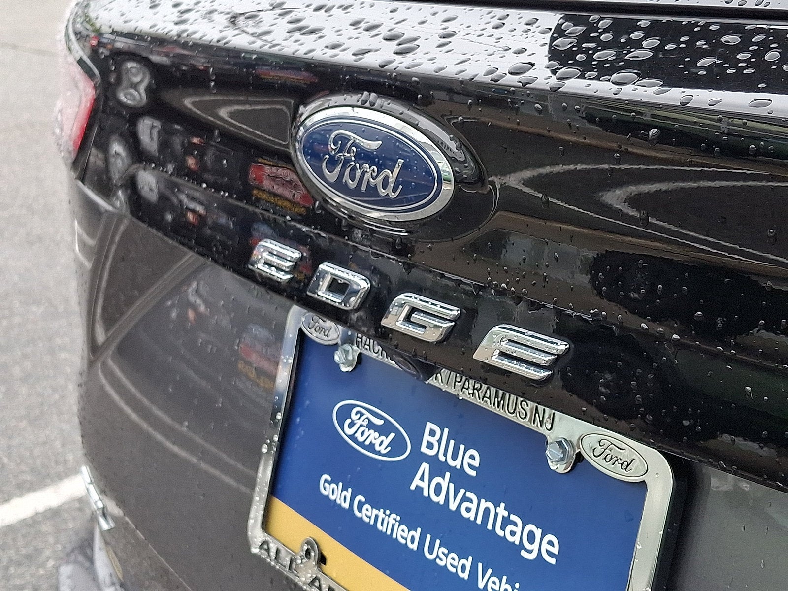 2023 Ford Edge Base