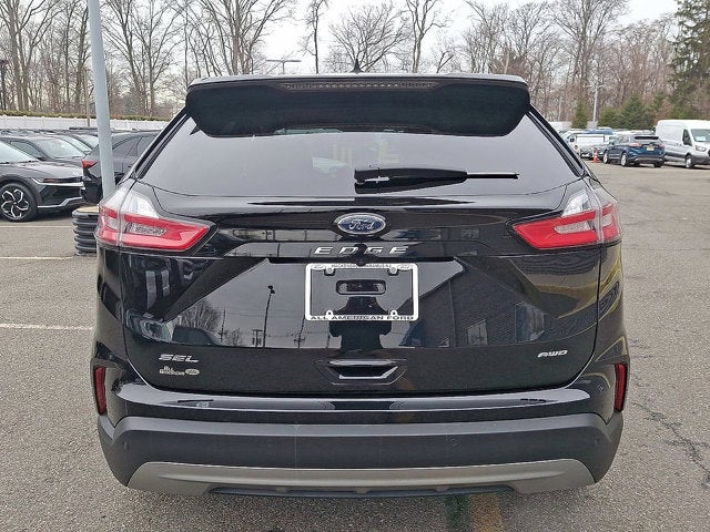 2022 Ford Edge Base