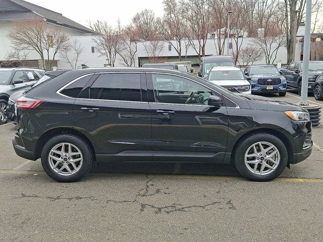 2022 Ford Edge Base