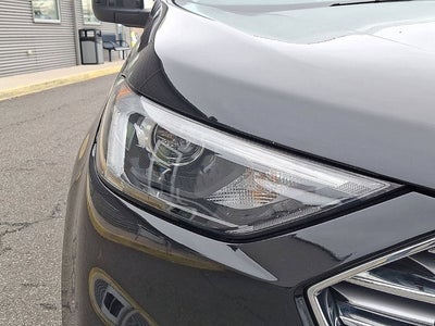 2022 Ford Edge Base