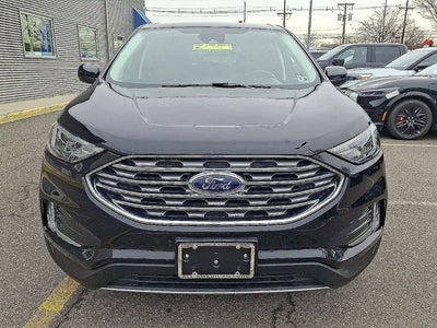 2022 Ford Edge Base