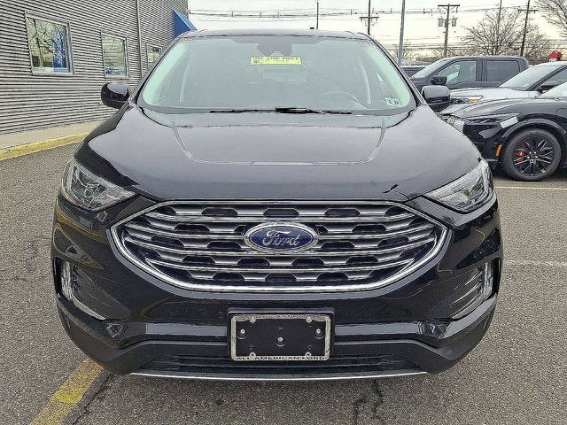 2022 Ford Edge Base