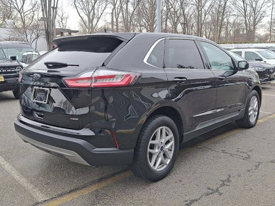 2022 Ford Edge Base