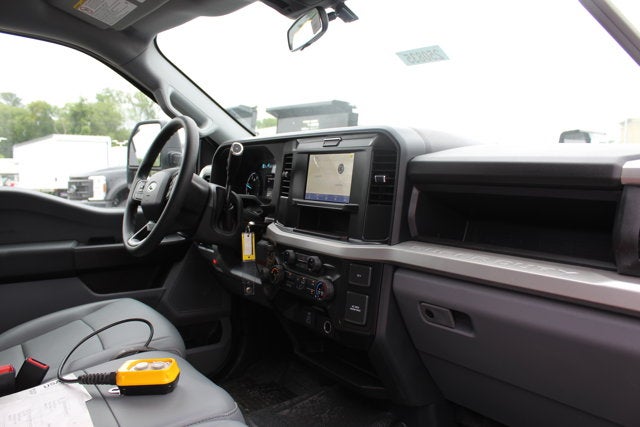 2025 Ford Chassis Cab F-550® XL