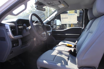 2025 Ford Chassis Cab F-350® XL