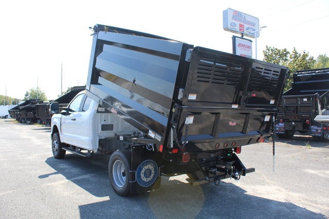 2025 Ford Chassis Cab F-350® XL