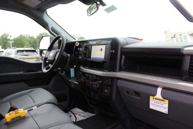 2025 Ford Chassis Cab F-350® XL