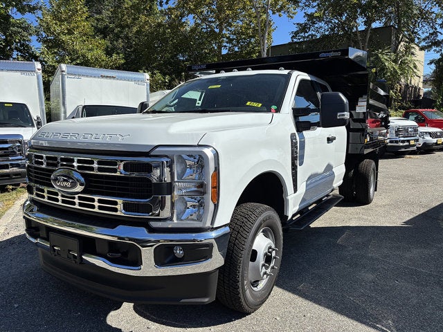 2025 Ford Chassis Cab F-350® XL