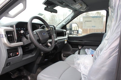 2025 Ford Chassis Cab F-550® XL