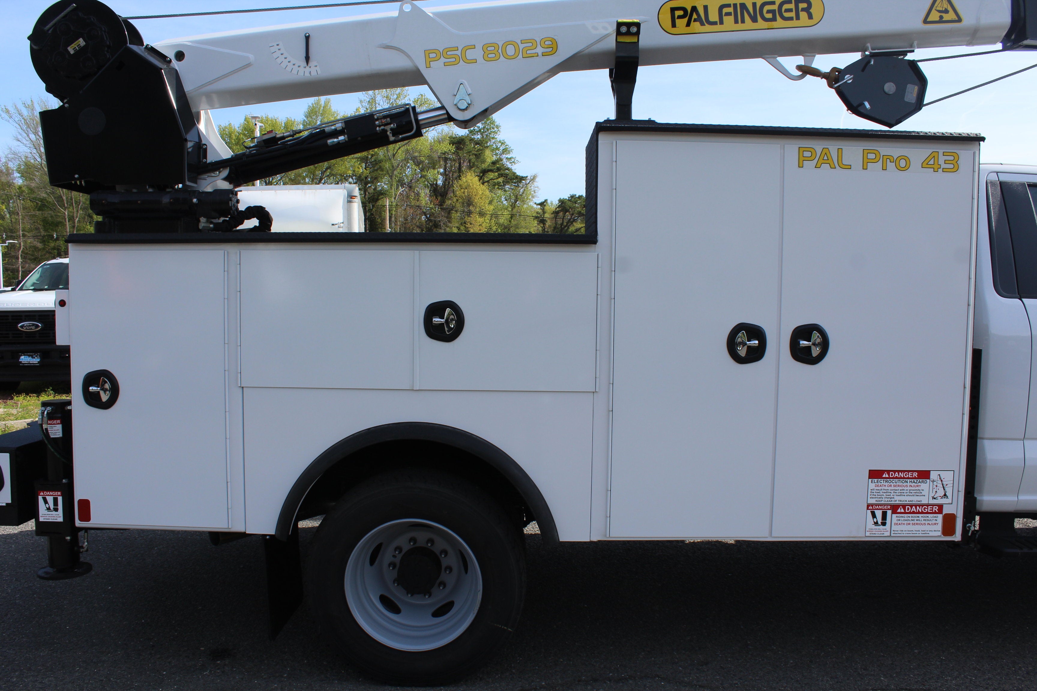 2026 Ford Open Service Utility 11 FT Crane Regular Cab F-600 4x4