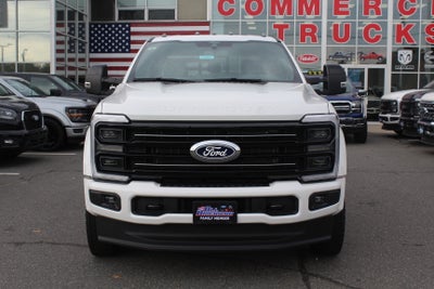 2027 Ford Chassis Cab F-550® Platinum