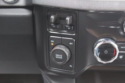 2027 Ford Chassis Cab F-550® Platinum