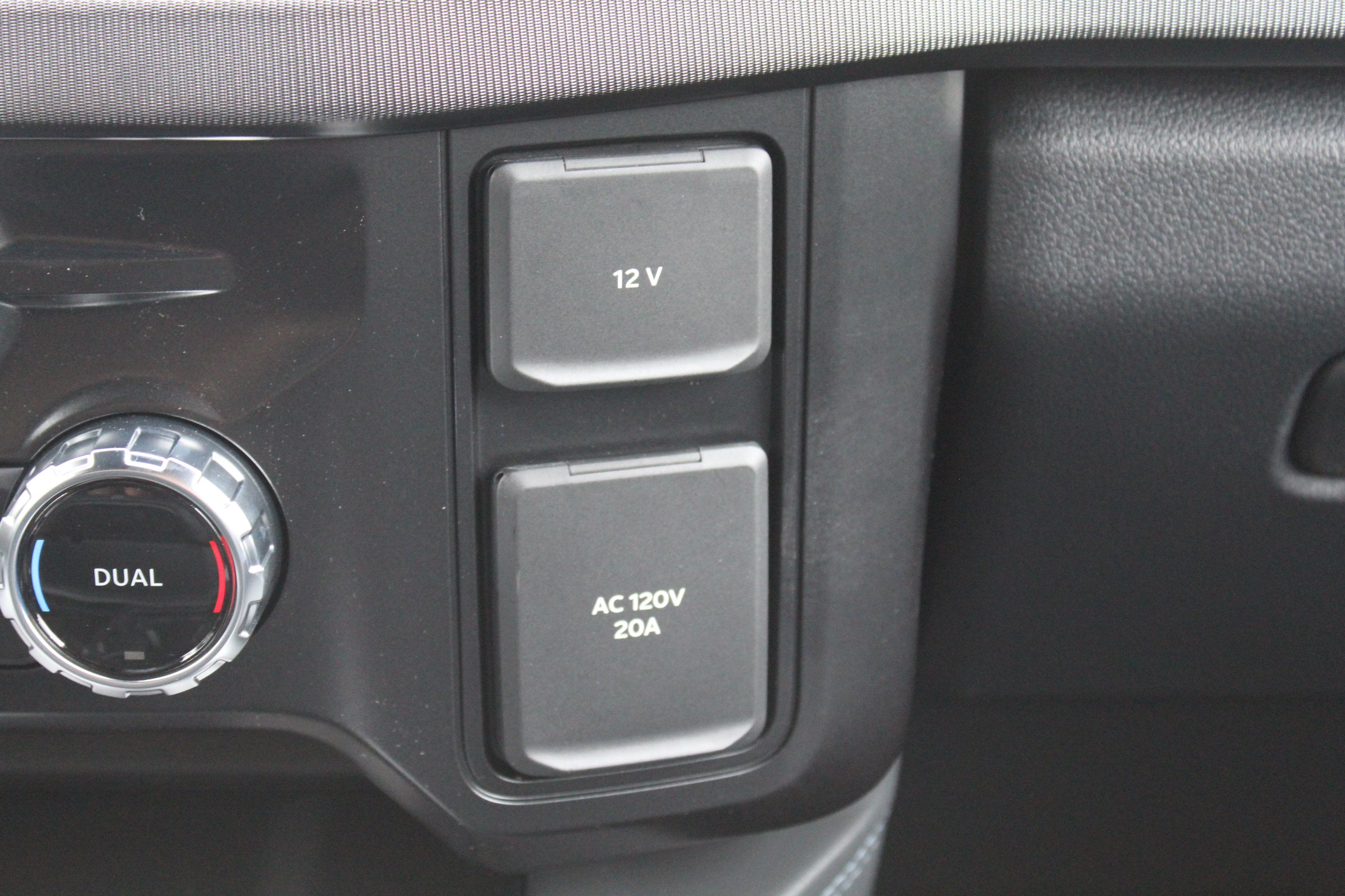 2027 Ford Chassis Cab F-550® Platinum