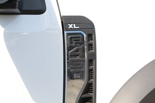 2025 Ford Chassis Cab F-450® XL