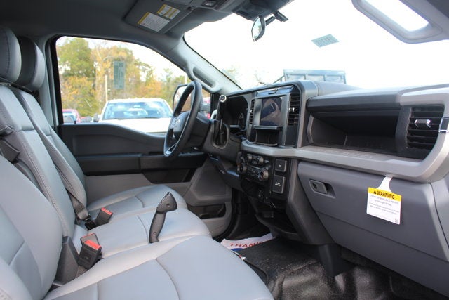 2025 Ford Chassis Cab F-550® XL