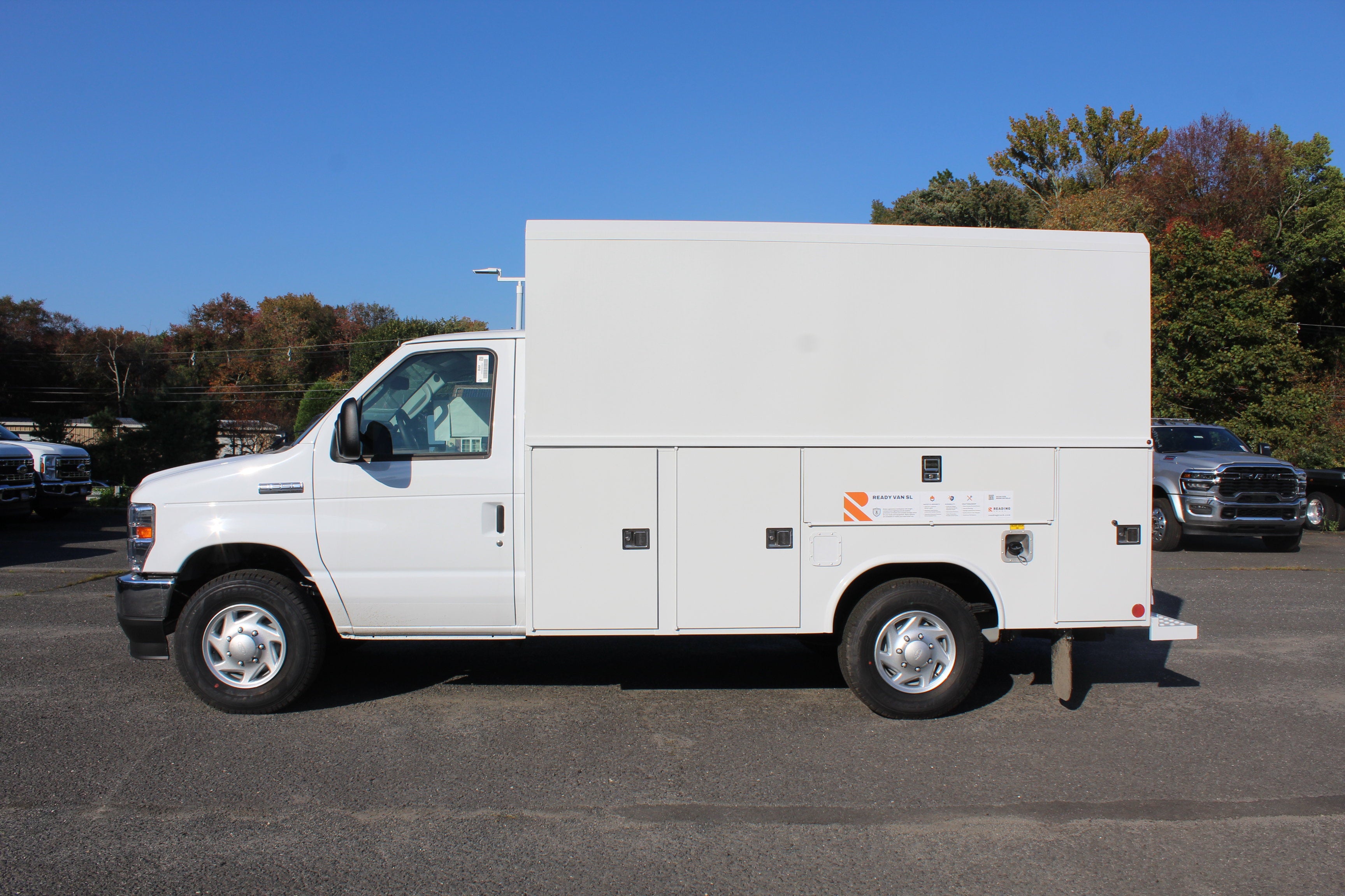 2027 Ford Econoline Cutaway E-350 SRW