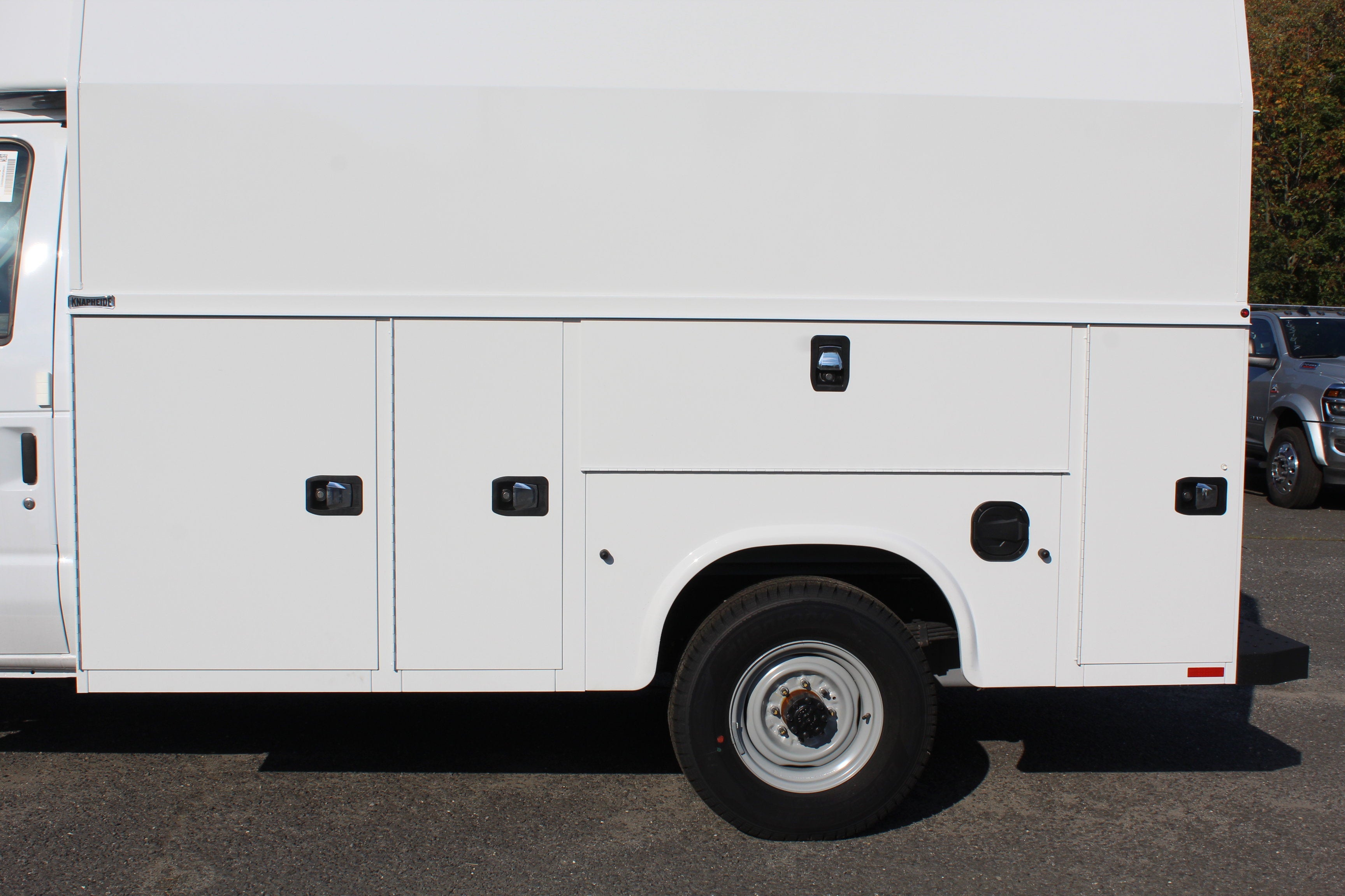 2027 Ford Econoline Cutaway E-350 SRW