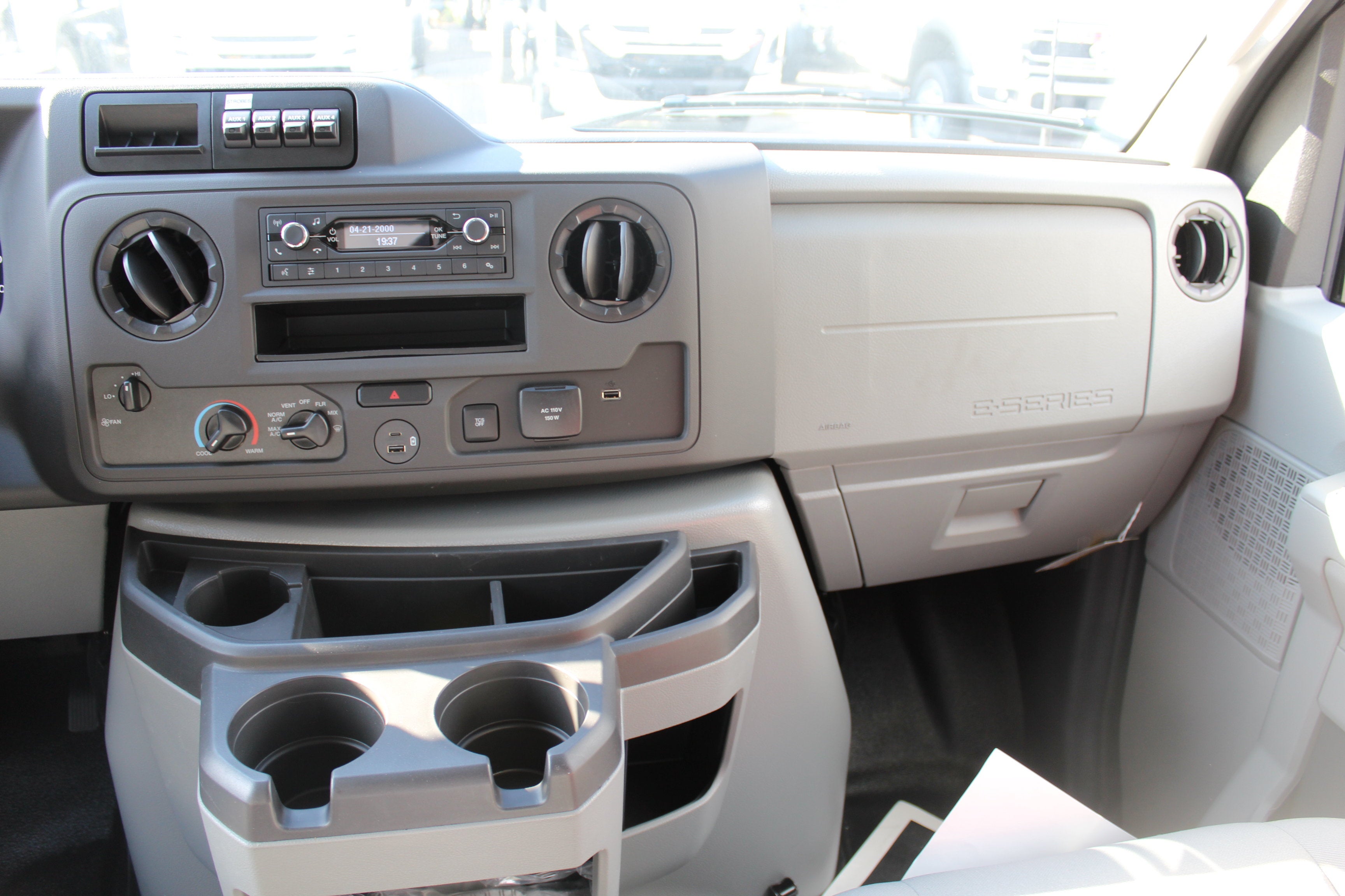 2027 Ford Econoline Cutaway E-350 SRW