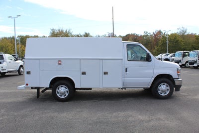 2027 Ford Econoline Cutaway E-350 SRW