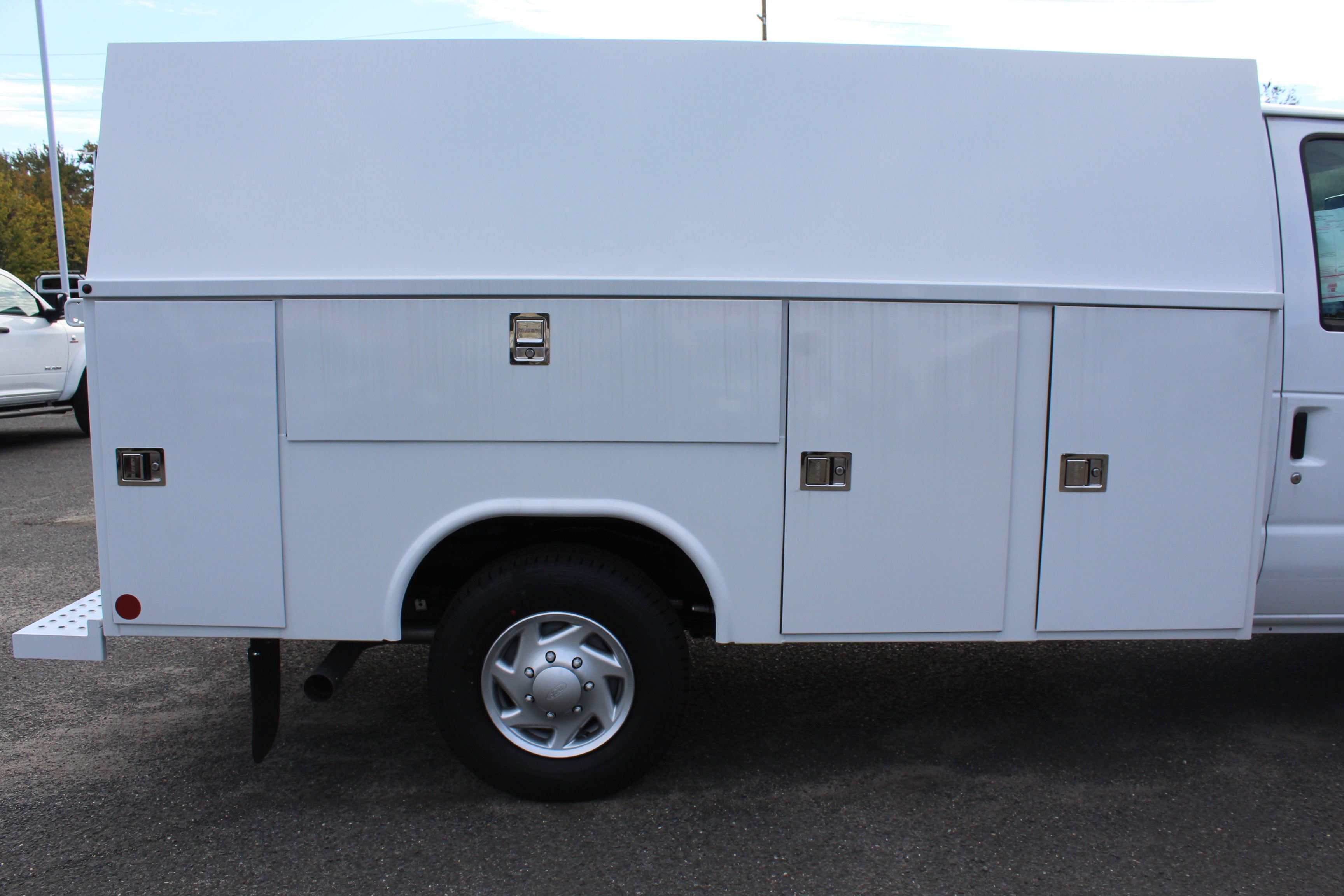 2027 Ford Econoline Cutaway E-350 SRW