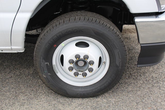 2026 Ford Econoline Cutaway E-450 DRW