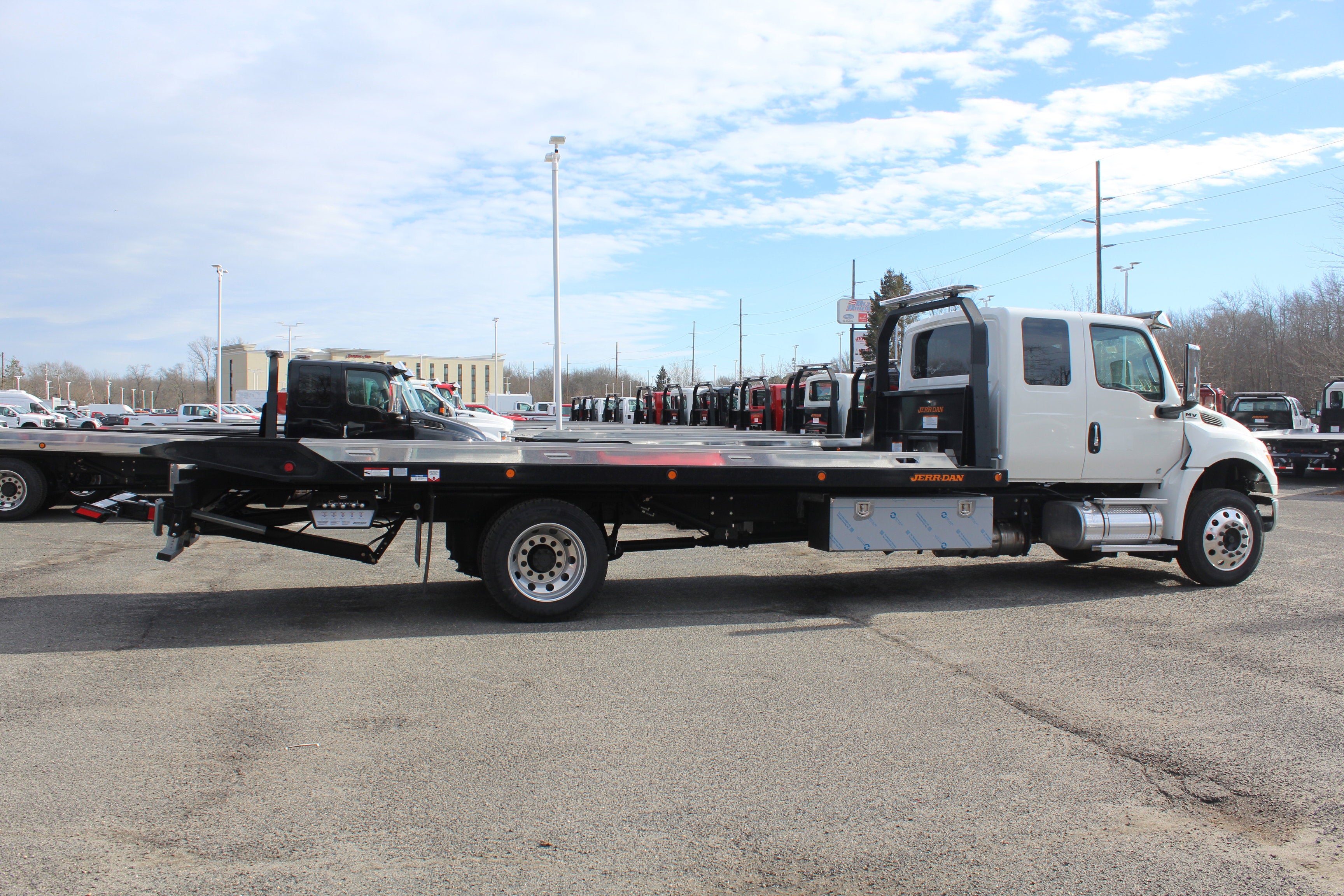 2026 International MV607 Jerr-Dan 6-Ton Dual-Angle Steel XLP SD Carrier