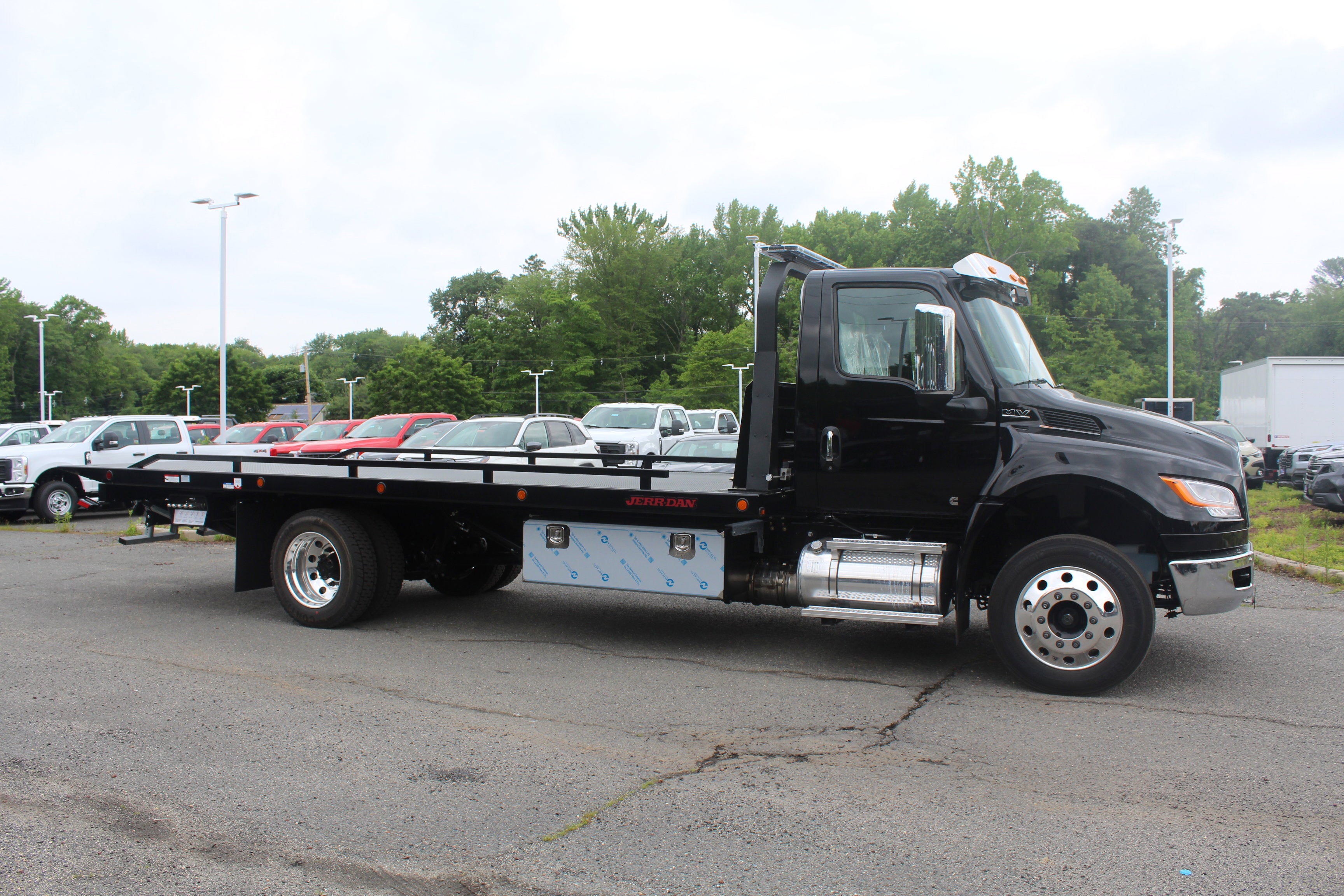 2027 International MV607 Jerr-Dan 6-Ton Steel XLP SD Carrier