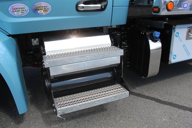 2025 Peterbilt 536 22' Aluminum XLP Jerr-Dan Carrier