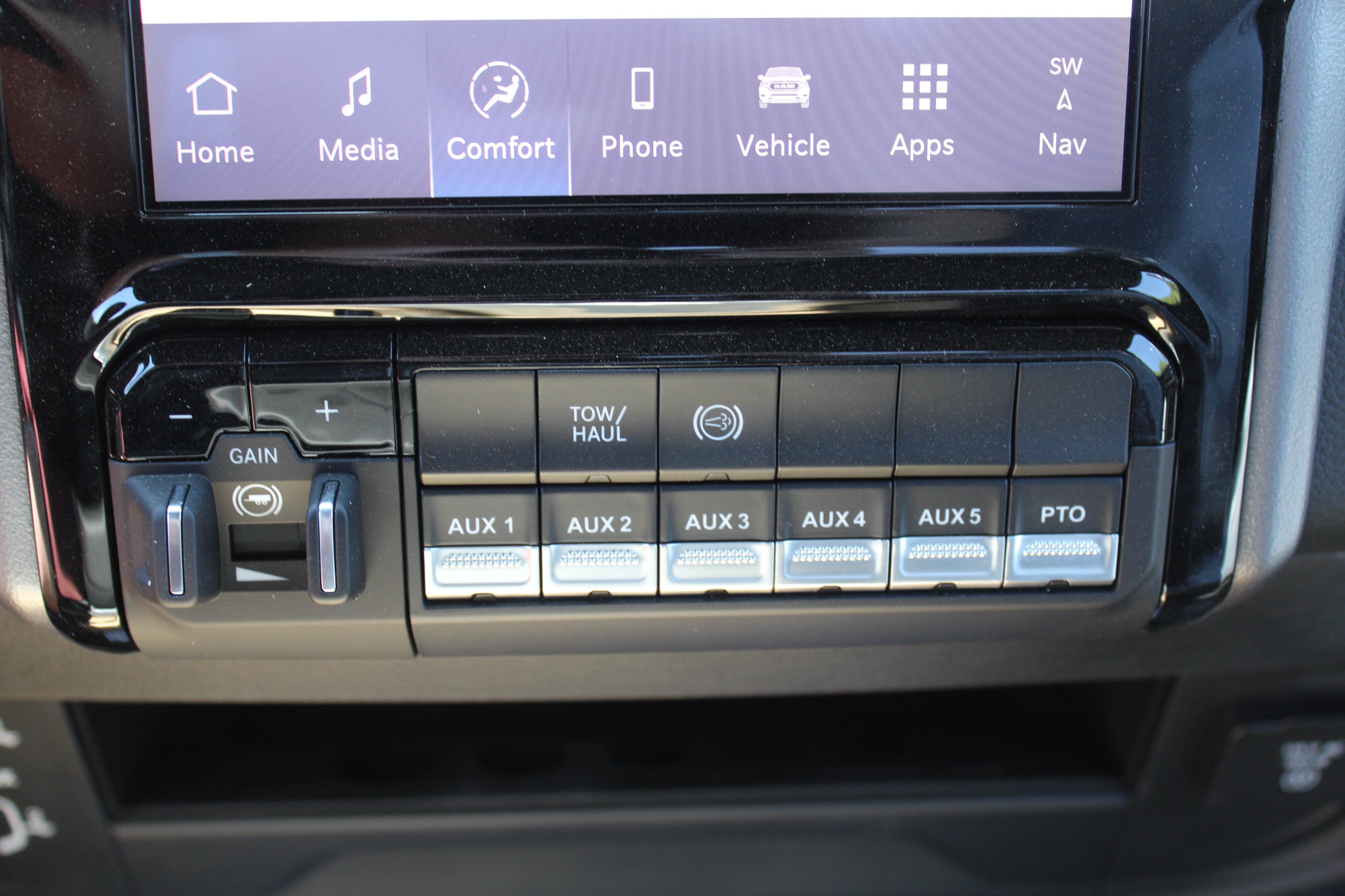 2026 RAM 5500 Jerr-Dan 6-Ton Dual-Angle Aluminum XLP SD Carrier
