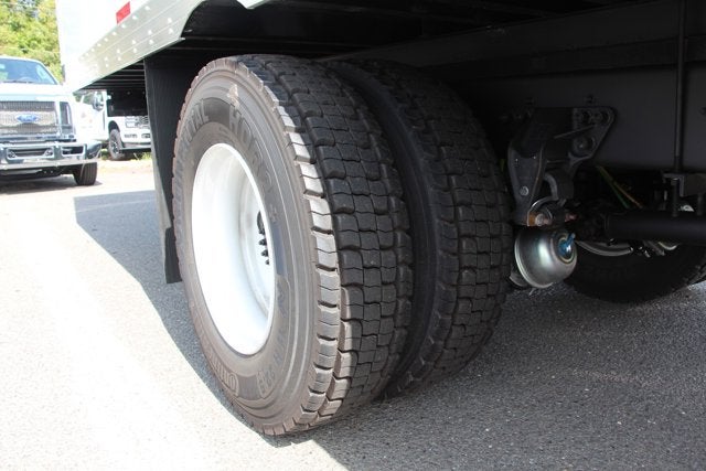 2025 Isuzu MT6 26 FT Box w/ ICC Bumper