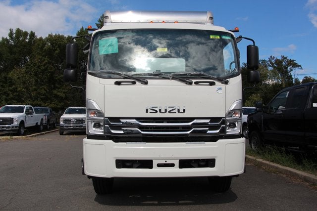 2025 Isuzu MT6 26 FT Box w/ ICC Bumper
