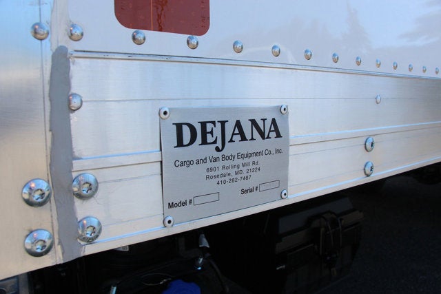 2024 Isuzu NRR 20 FT Dura Box Pro Aluminum