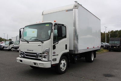 2024 Isuzu NRR 20 FT Box w/ ICC Bumper