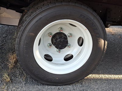 2024 Isuzu NRR 20 FT Box w/ ICC Bumper