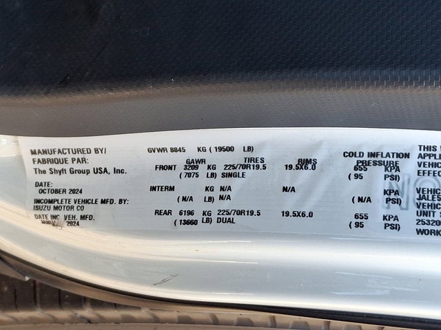 2024 Isuzu NRR 16 FT Box w/ ICC Bumper