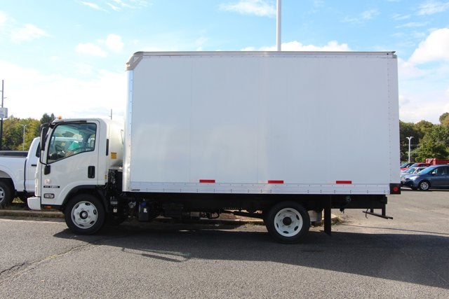 2024 Isuzu NRR 16 FT Box w/ ICC Bumper