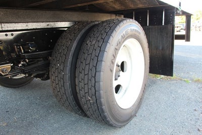 2024 Isuzu NRR 20 FT Box w/ Step Bumper