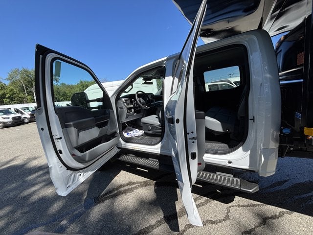 2025 Ford Chassis Cab F-550® XL
