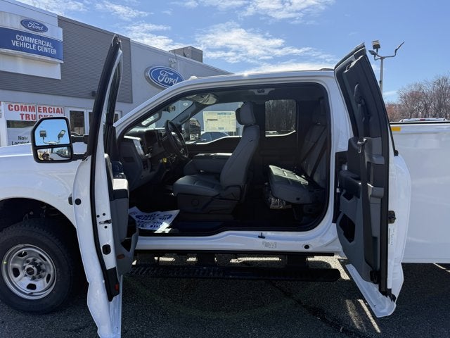 2026 Ford Chassis Cab F-350® XL