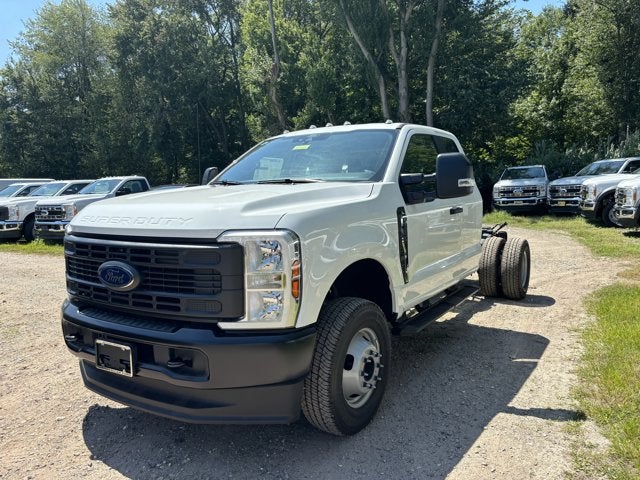 2025 Ford Chassis Cab F-350® XL